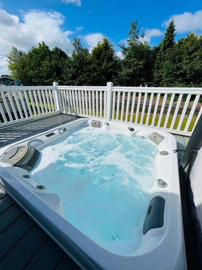 Wentbridge With Hot Tub Holiday home York